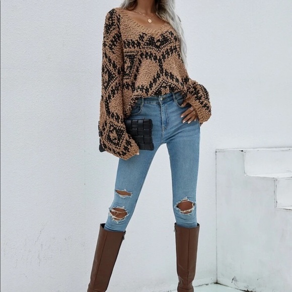 Boho print fuzzy sweater - Picture 9 of 11